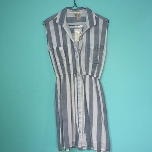 sleeveless button up mini dress